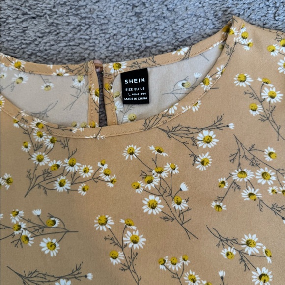 Yellow Floral Ruffle Blouse - Picture 2 of 4